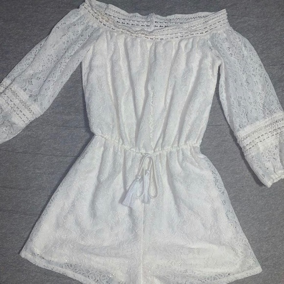 Hollister Romper - Picture 1 of 4